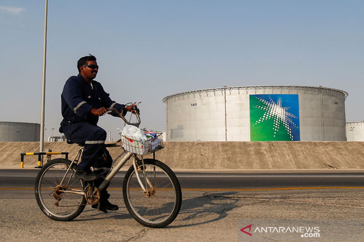 Harga minyak melonjak, dipicu hasil pertemuan OPEC dan ketegangan Iran