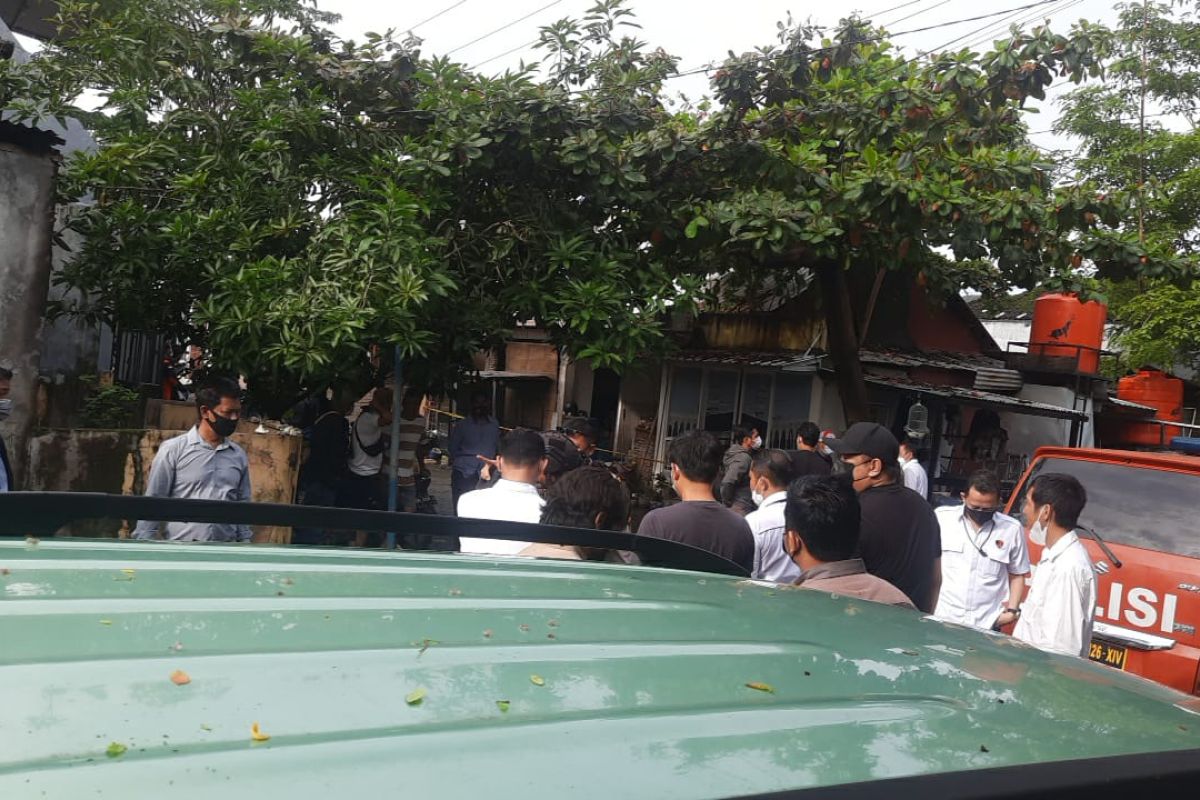 Densus 88 Antiteror gerebek rumah terduga teroris di Makassar Sulsel