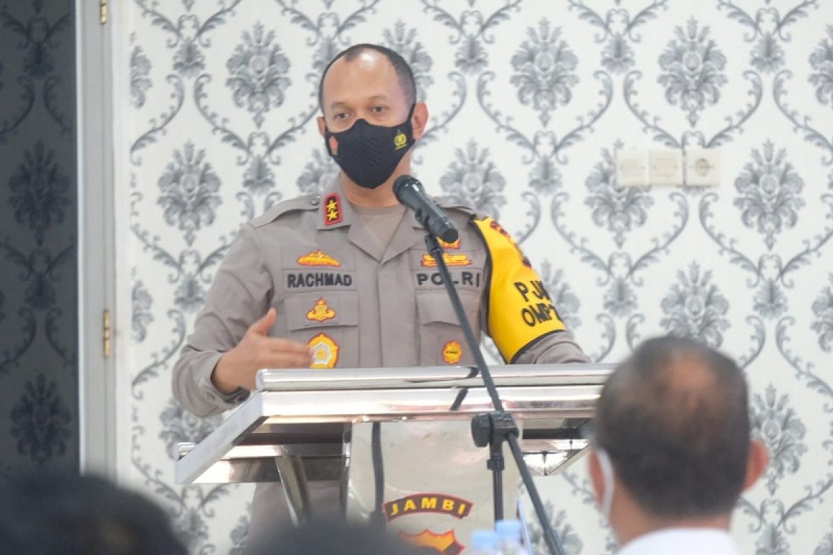Kepala Polda Jambi memimpin rapat evaluasi penanganan kejahatan