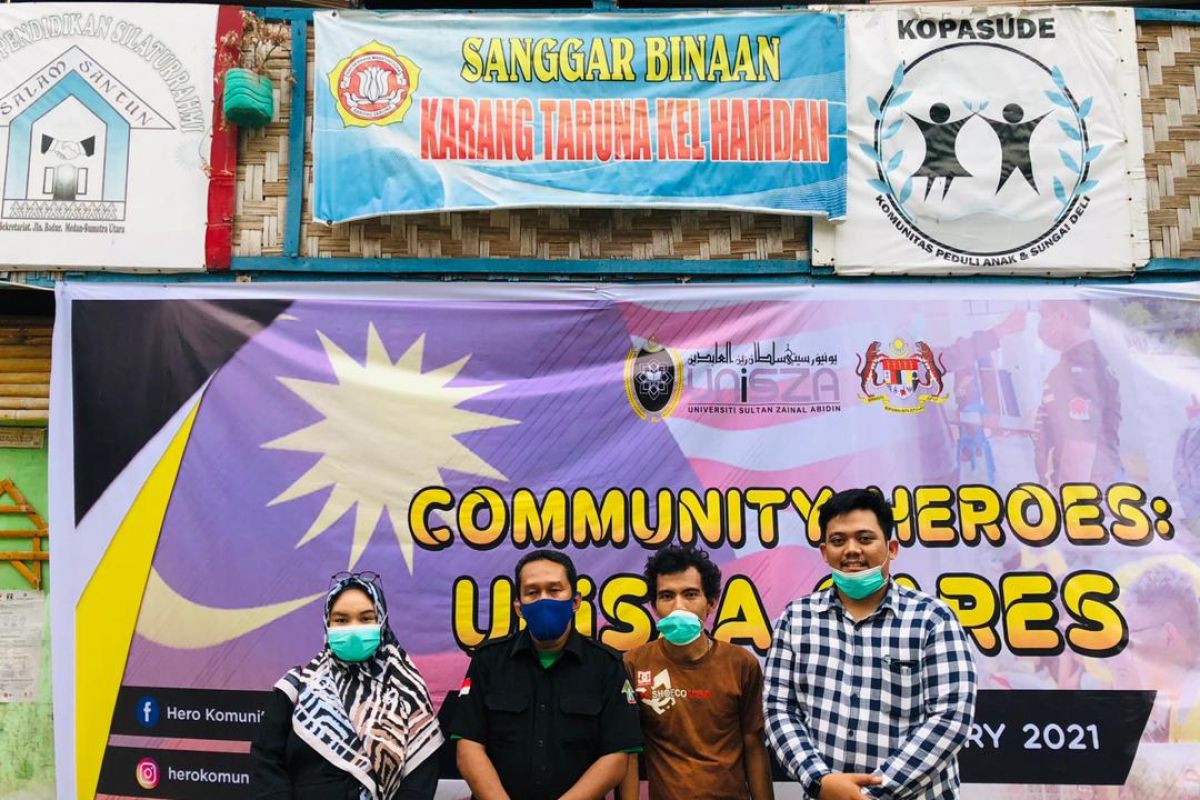 Mahasiswa Unisza Malaysia beri bantuan sanggar di Medan