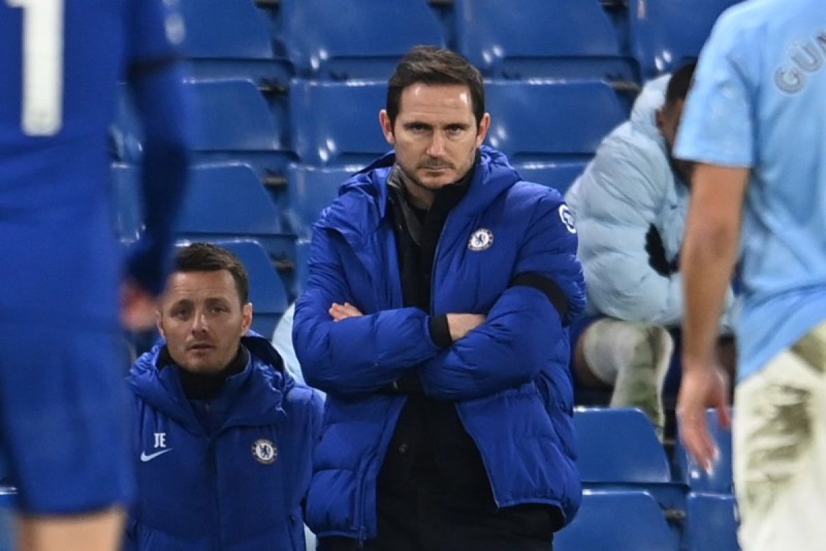 Pelatih Frank Lampard hati-hatilah, ini Roman Abramovich lho