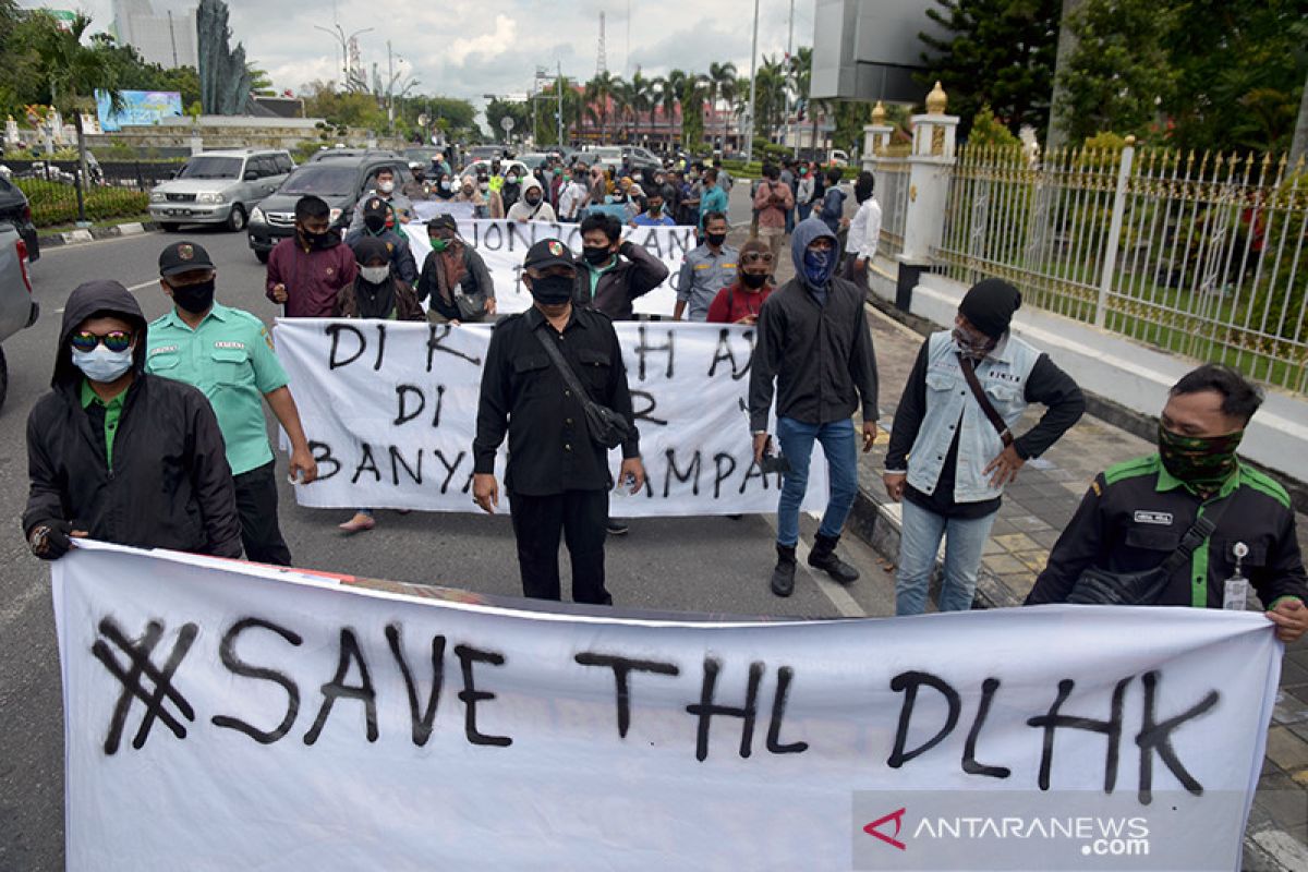 Pekanbaru krisis sampah, ratusan mantan pekerja DLHK demo turun ke jalan
