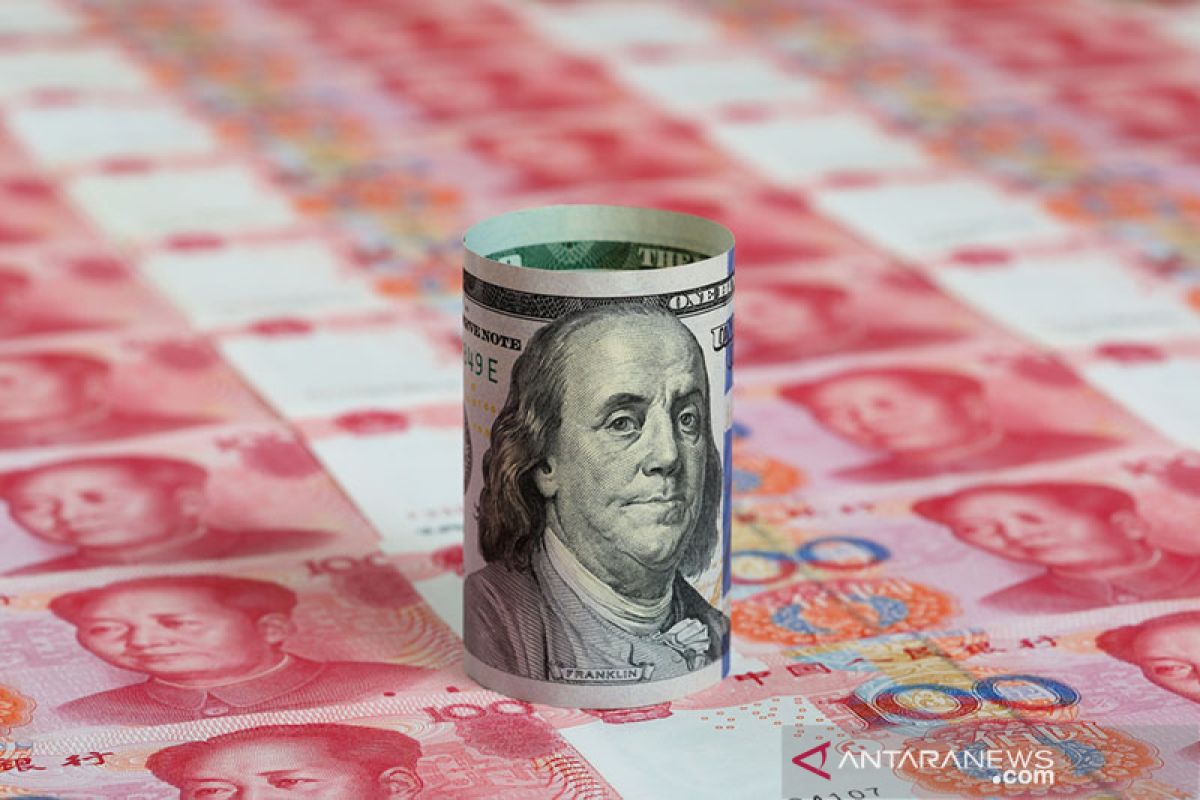 Yuan melemah lagi 56 basis poin menjadi 6,4764 per dolar AS