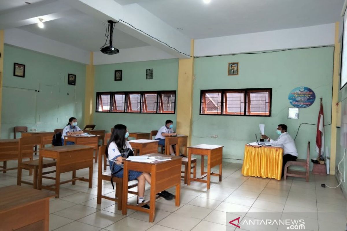 SMP Frater Kendari memberlakukan dua sesi pembelajaran patuhi prokes