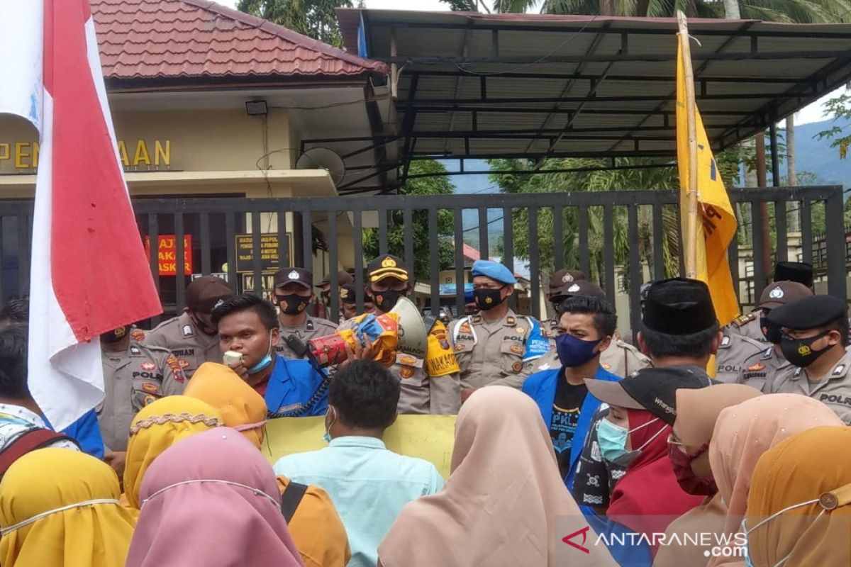 Tuntut tambang ilegal ditutup, PMII kembali Demo Polres Madina