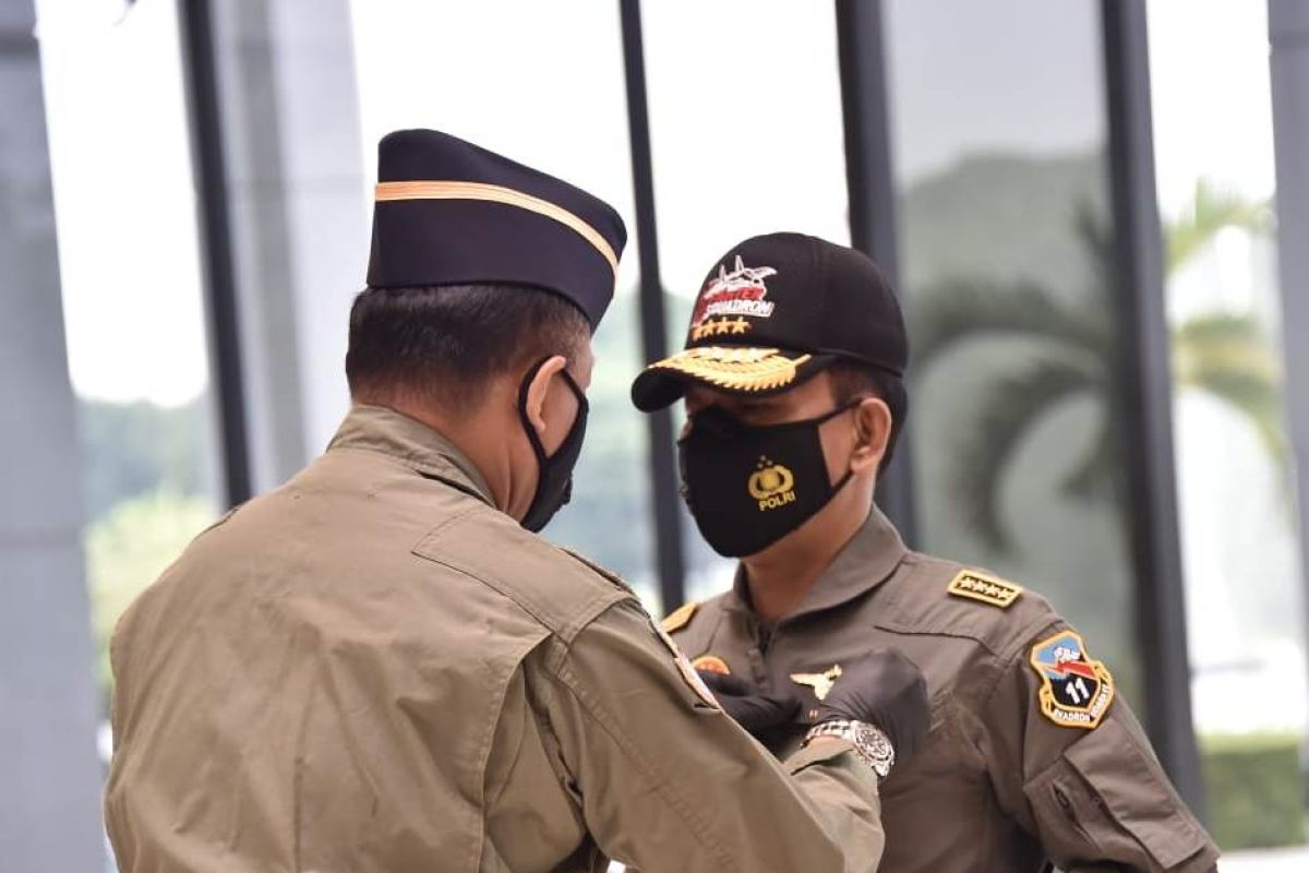Kapolri Idham dianugerahi Wing Kehormatan Penerbang TNI AU
