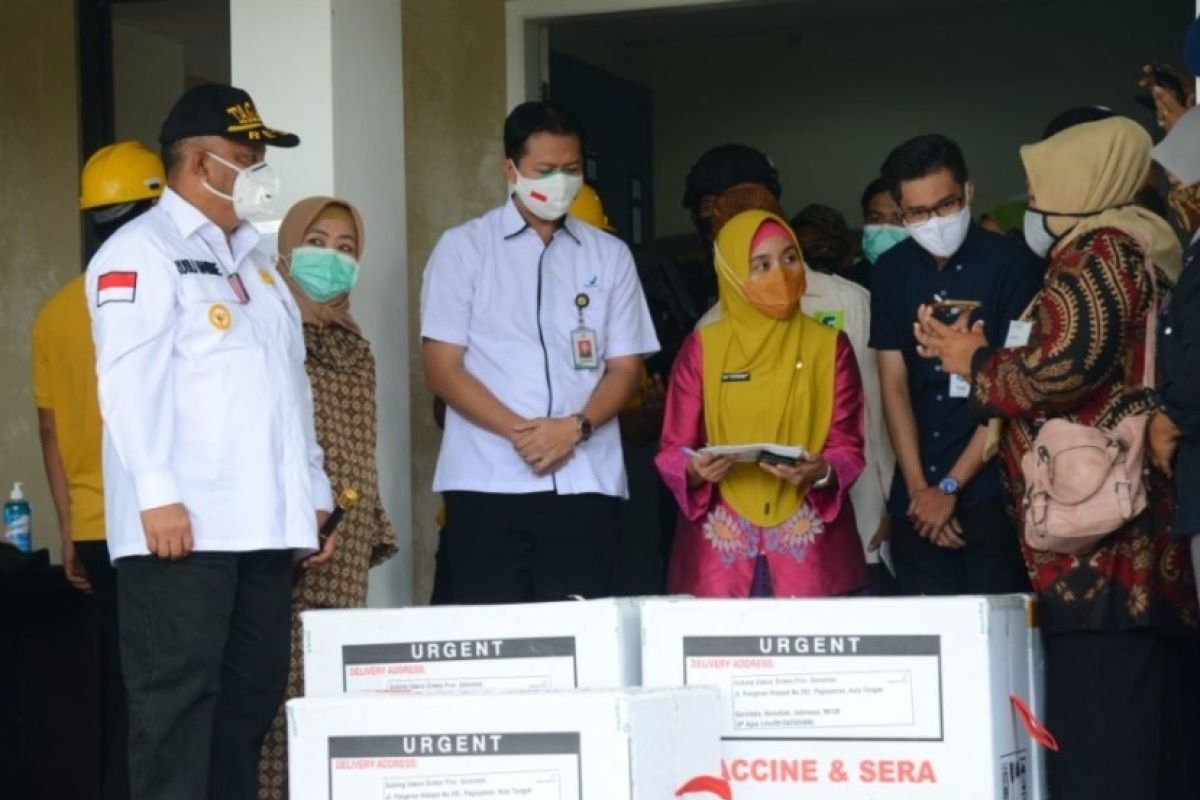 Gubernur Gorontalo imbau warga tak terpengaruh hoaks tentang vaksin