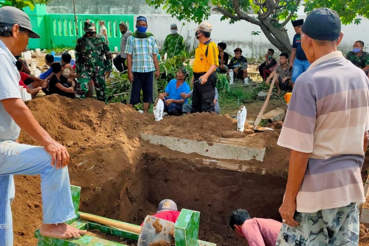 Pasangan suami istri di Situbondo meninggal karena COVID-19