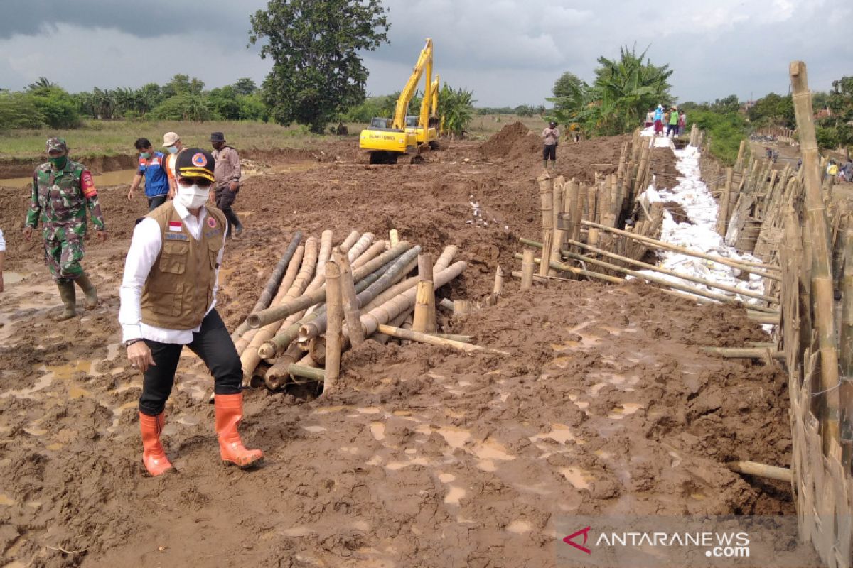 Pemkab Kudus berharap perbaikan tanggul sungai jebol selesai secepatnya