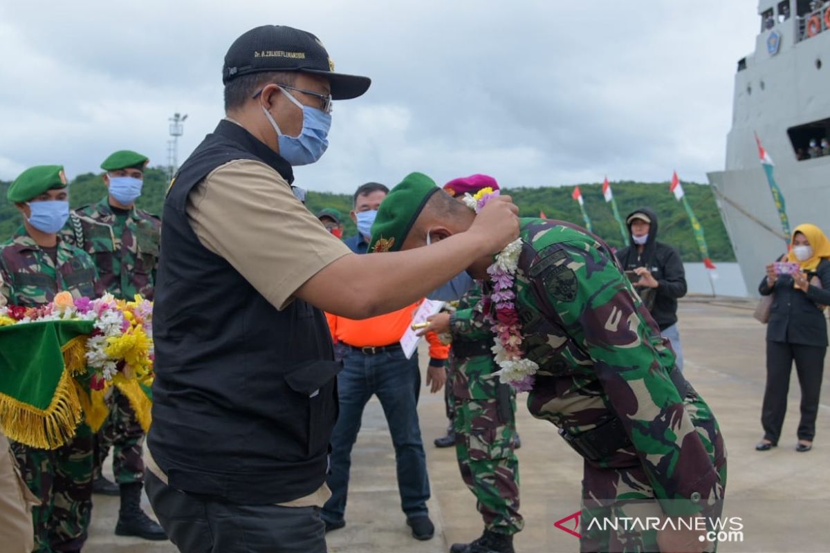 1.000 pasukan TNI Satgas Rehab Rekon RTG NTB kembali ke barak