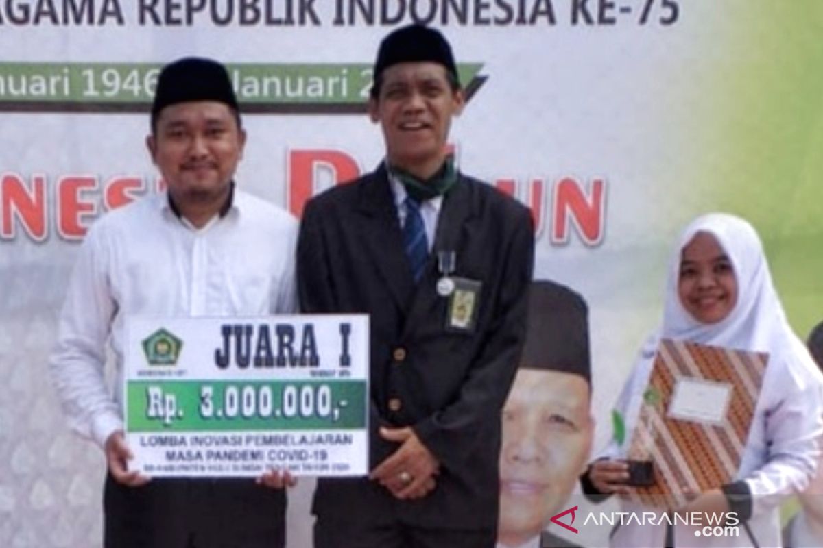 Kembangkan pembelajaran melalui Aplikasi Powtoon, 2 Guru di HST ini juara lomba Inovasi belajar