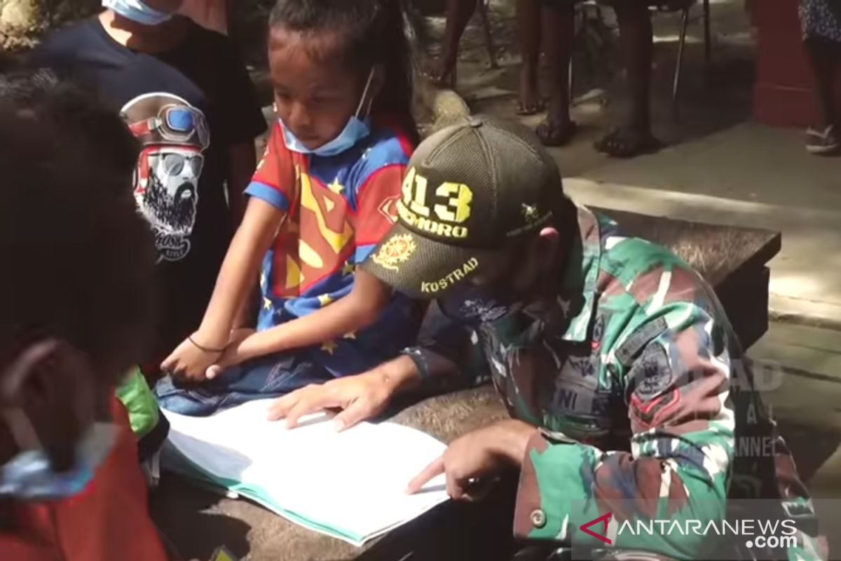 Kasad bantu sarana pendidikan untuk anak-anak Keerom Papua