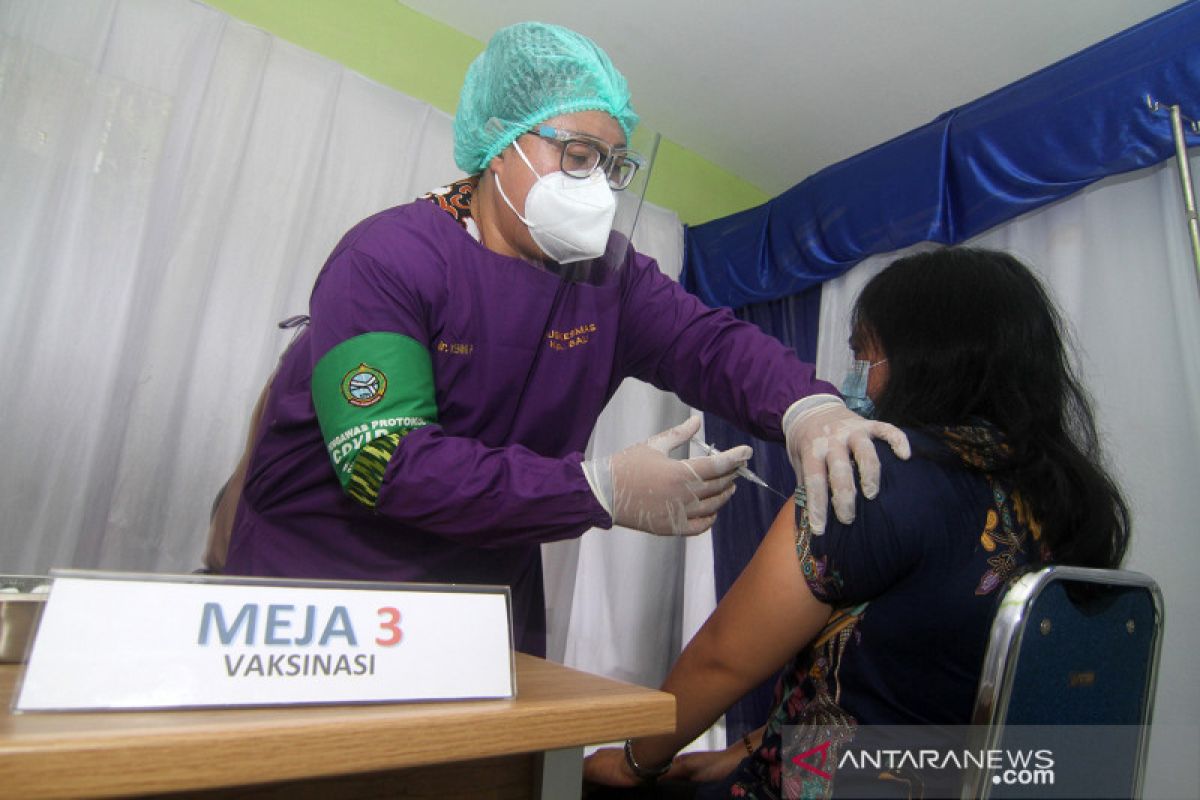 Sepekan, kehalalan vaksin Sinovac hingga insiden Sriwijaya Air SJ-182