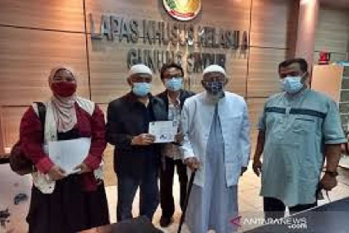 Bebasnya Abu Bakar Ba'asyir dan kekhawatiran bangkitnya terorisme