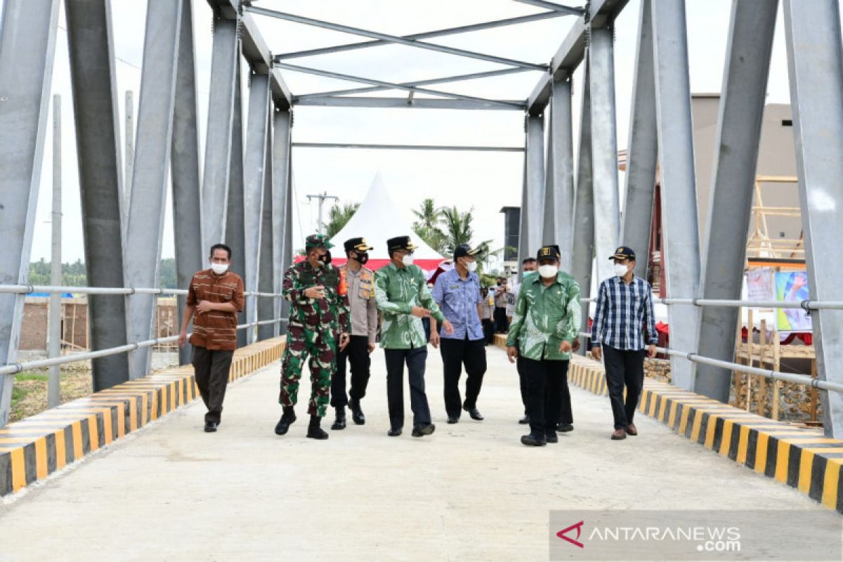 Gubernur Sulsel resmikan jembatan Sungai Watu di Bone