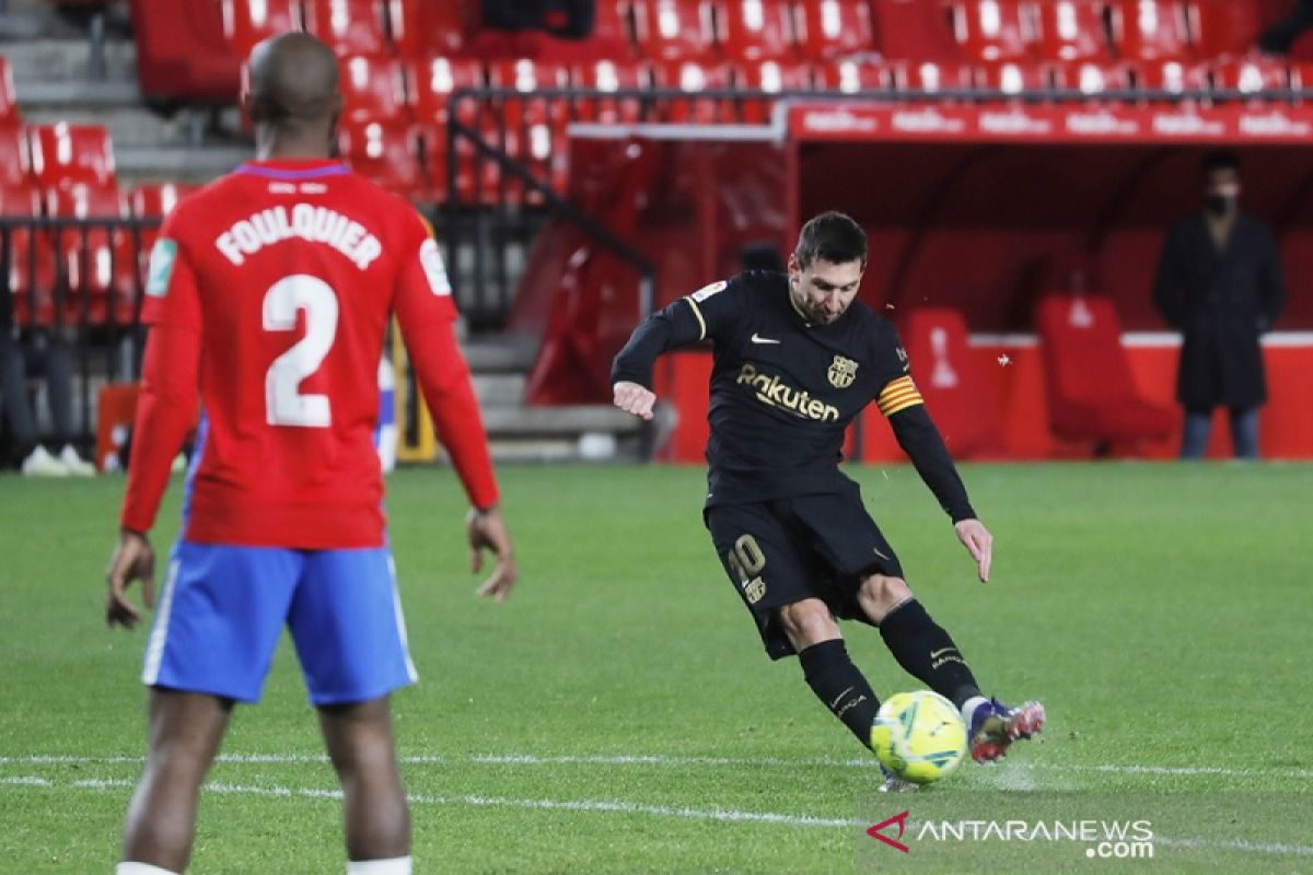 Messi cetak dua gol, Barcelona cukur Granada 4-0