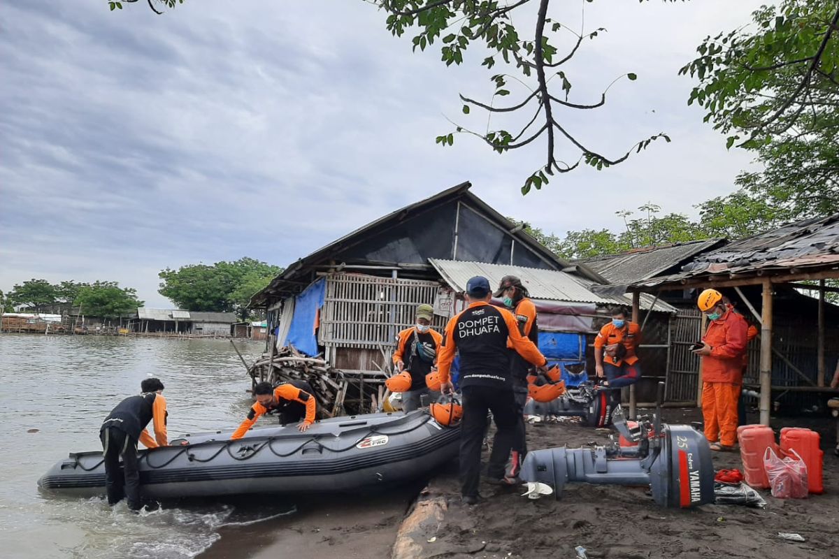 Tim DMC dan Barzah Dompet Dhuafa membantu evakuasi korban Sriwijaya