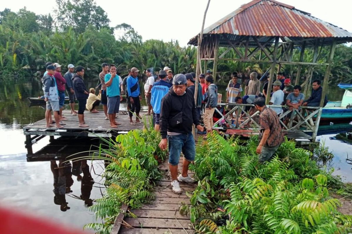 Seorang kakek dikabarkan hilang di Dermaga Sungai Padang Tebakar