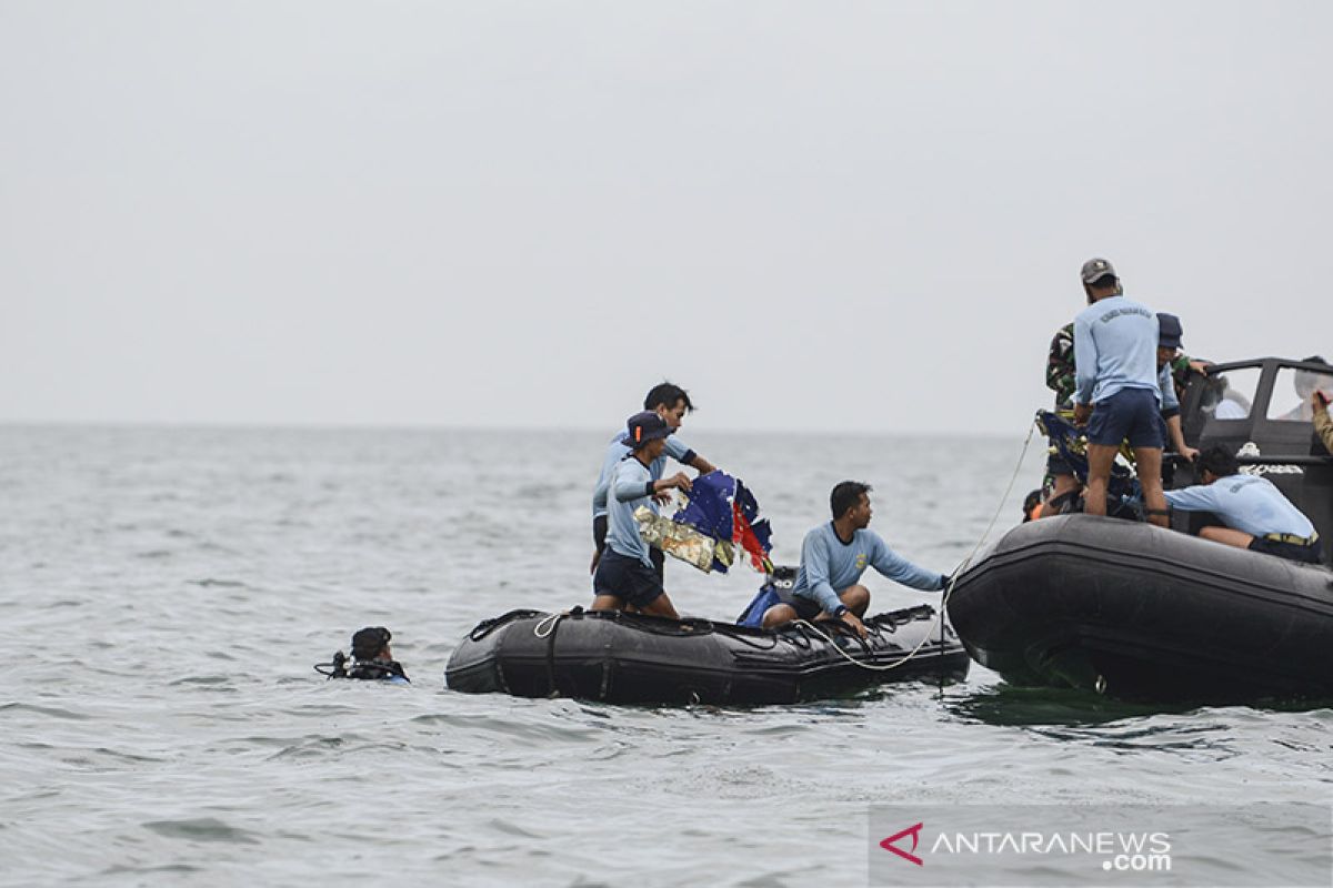 Tim Kopaska temukan serpihan diduga milik pesawat Sriwijaya Air