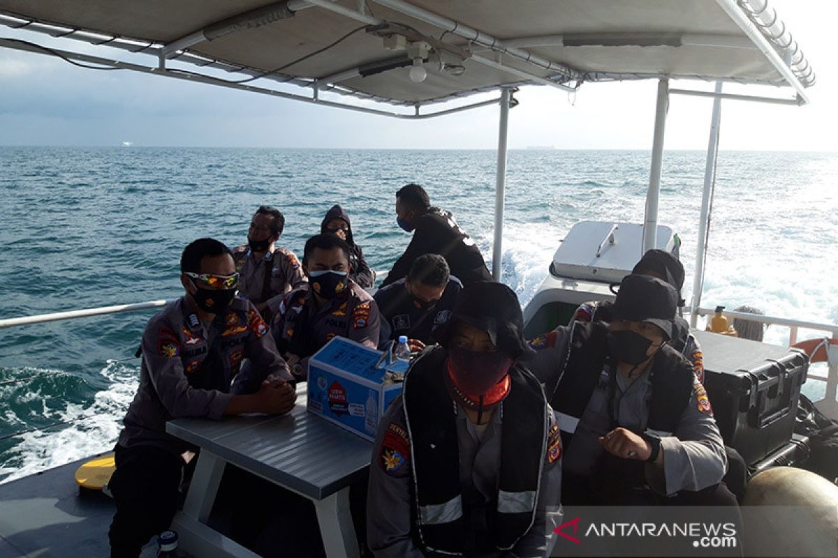 Ditpolairud tambah 12 penyelam hari ketiga pencarian Sriwijaya Air