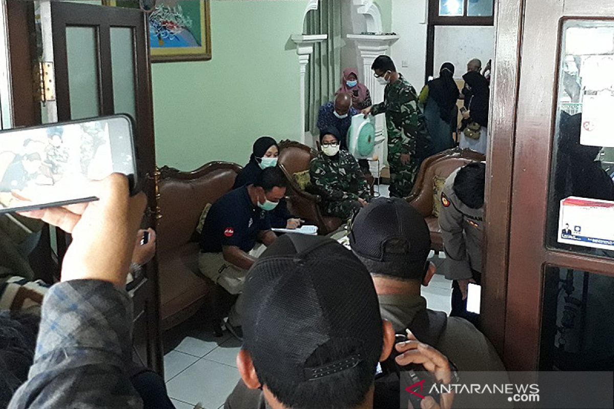 Keluarga di Kediri tunggu hasil DNA dari temuan korban Sriwijaya Air