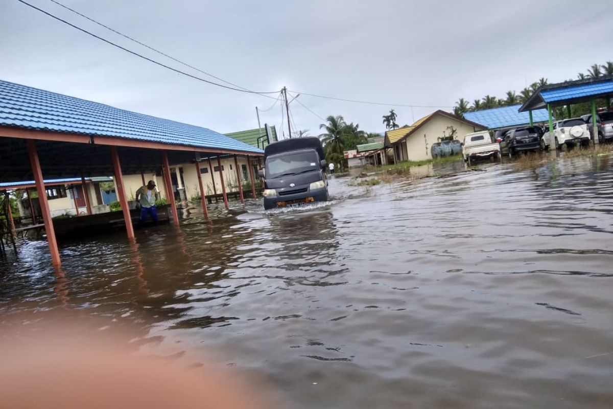 Tanah Laut's hundreds of houses are flooded