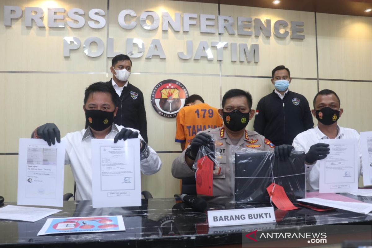 Polda Jatim ungkap kasus jual beli surat rapid test antigen palsu