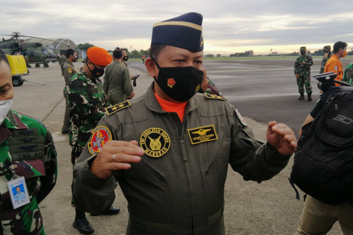 Dua helikopter TNI AU dikerahkan cari pesawat Sriwijaya Air