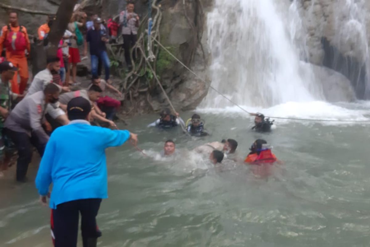 Tenggelam saat liburan di air terjun, gadis 18 tahun di Sumbawa Barat ditemukan tak bernyawa