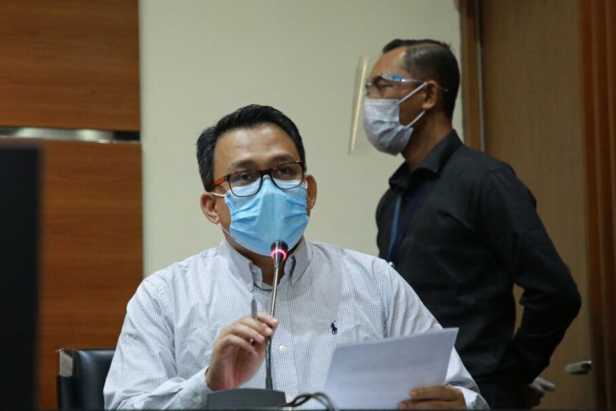 KPK  geledah dua perusahaan di Jakarta terkait bansos mantan Mensos