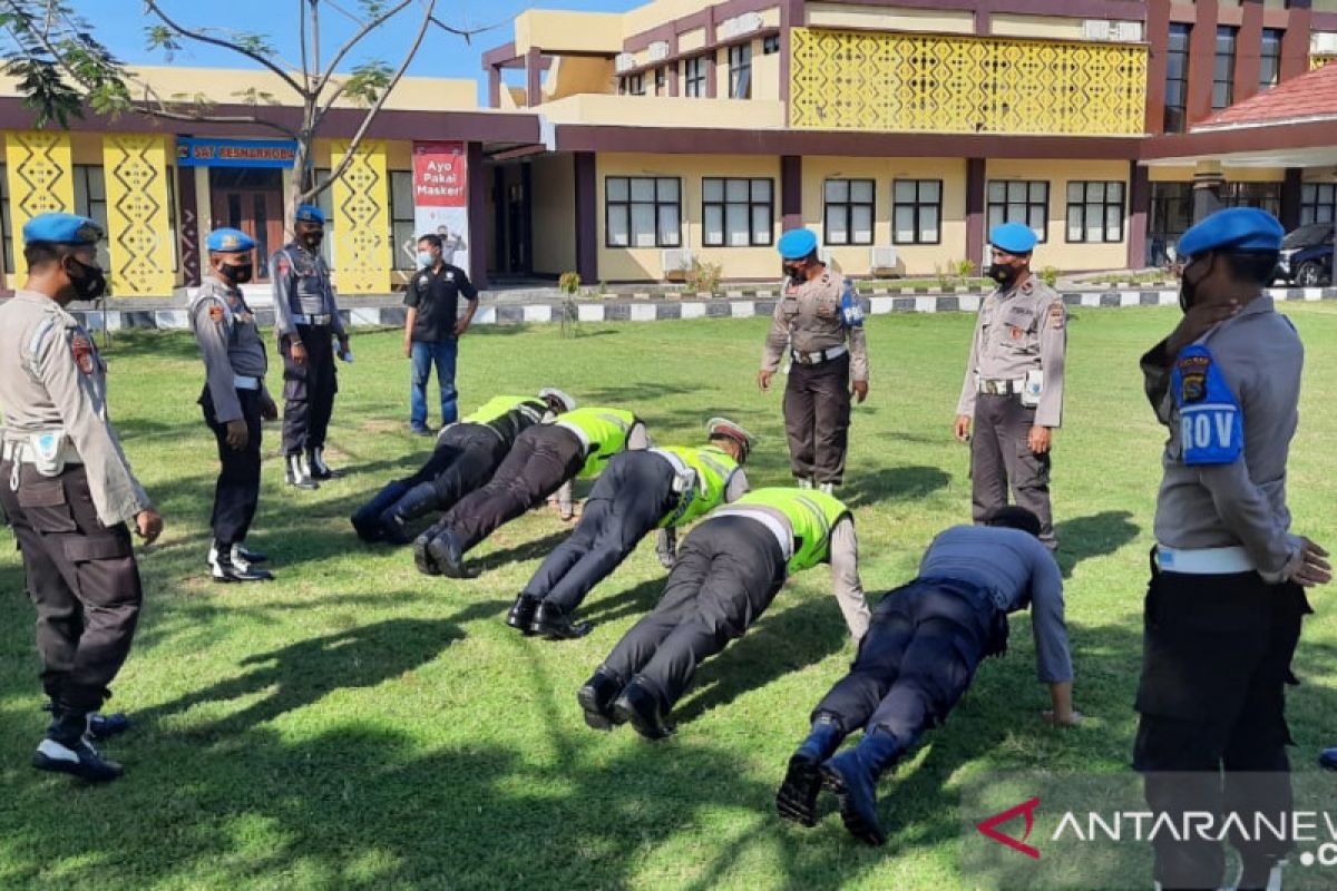Puluhan anggota Polres Lombok Utara dapat hukuman pelanggaran disiplin