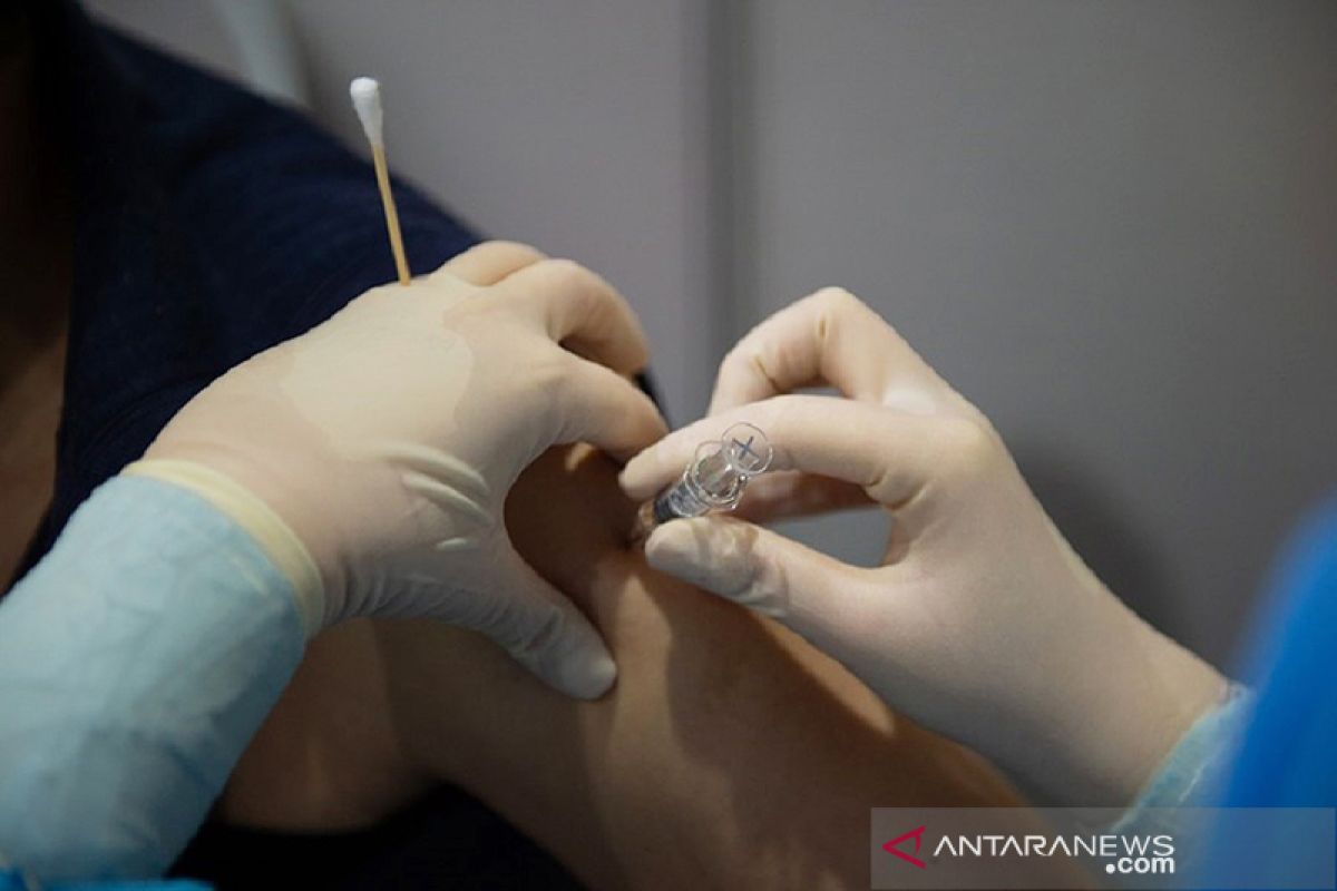 Vaksinasi di China jangkau satu miliar penduduk
