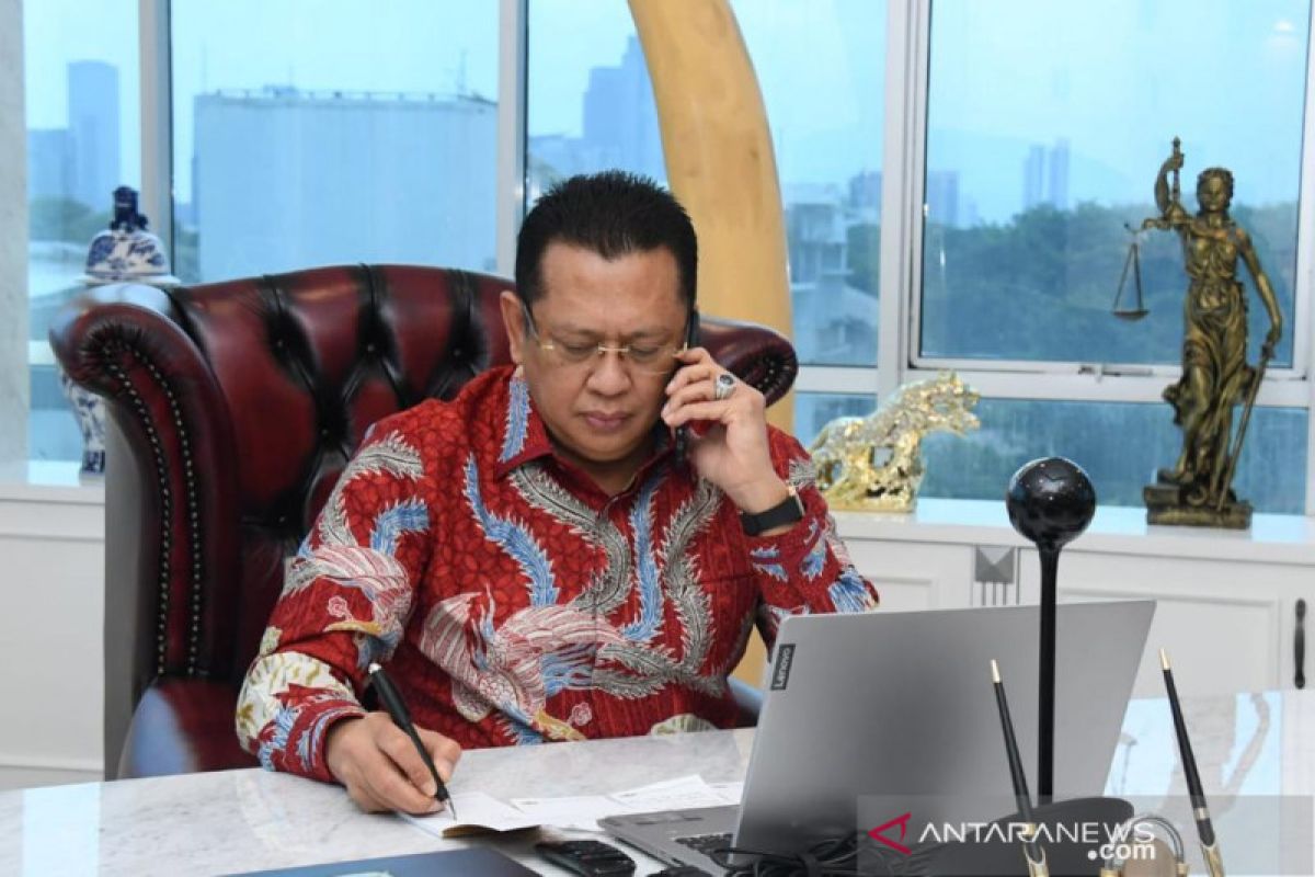 Ketua MPR: Pemerintah mesti jelaskan soal 153 warga China masuk ke Indonesia