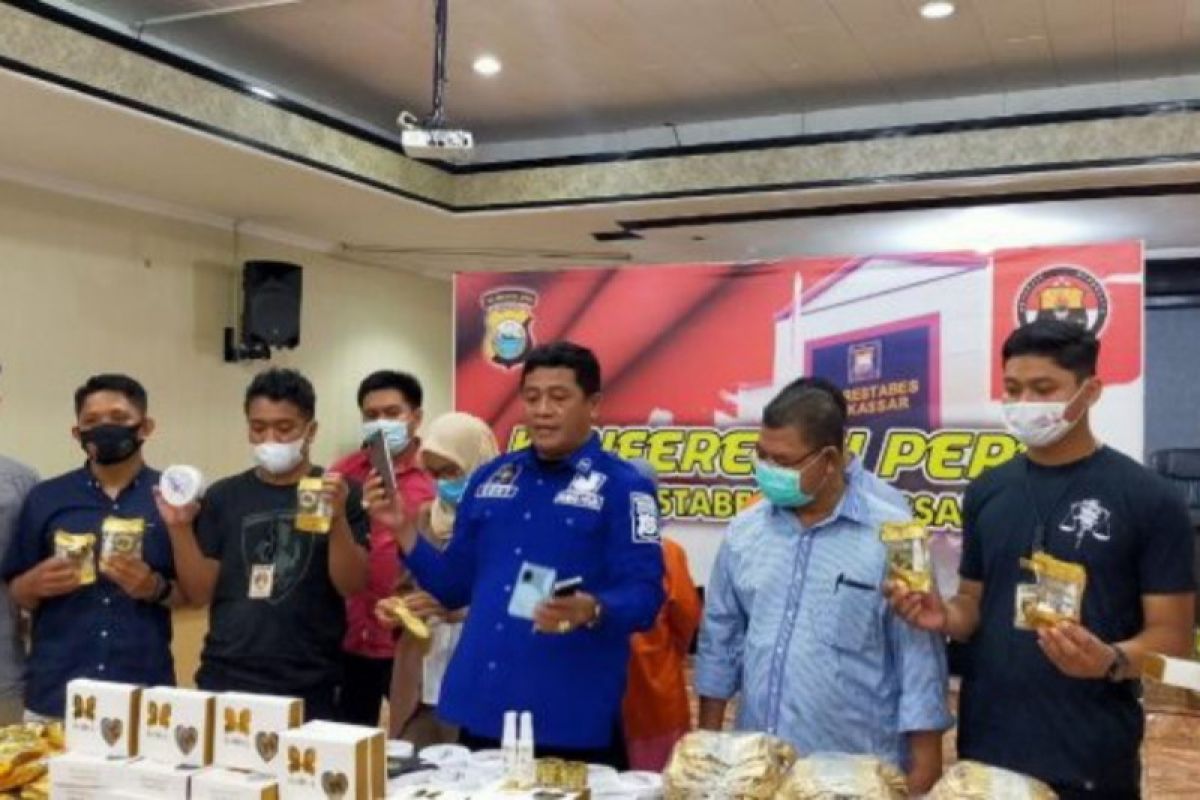 Polrestabes Makassar gagalkan peredaran belasan ribu unit kosmetik ilegal