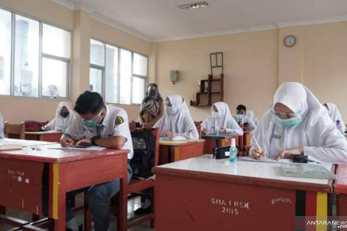 Tanah Datar tutup sekolah, jika ada yang positif COVID-19 selama pembelajaran tatap muka