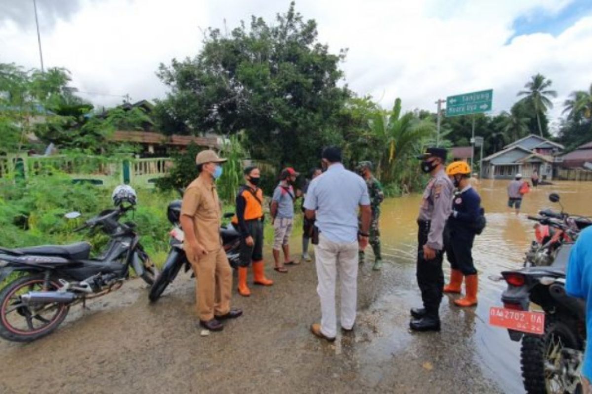 Puluhan rumah di Kecamatan Haruai terendam banjir