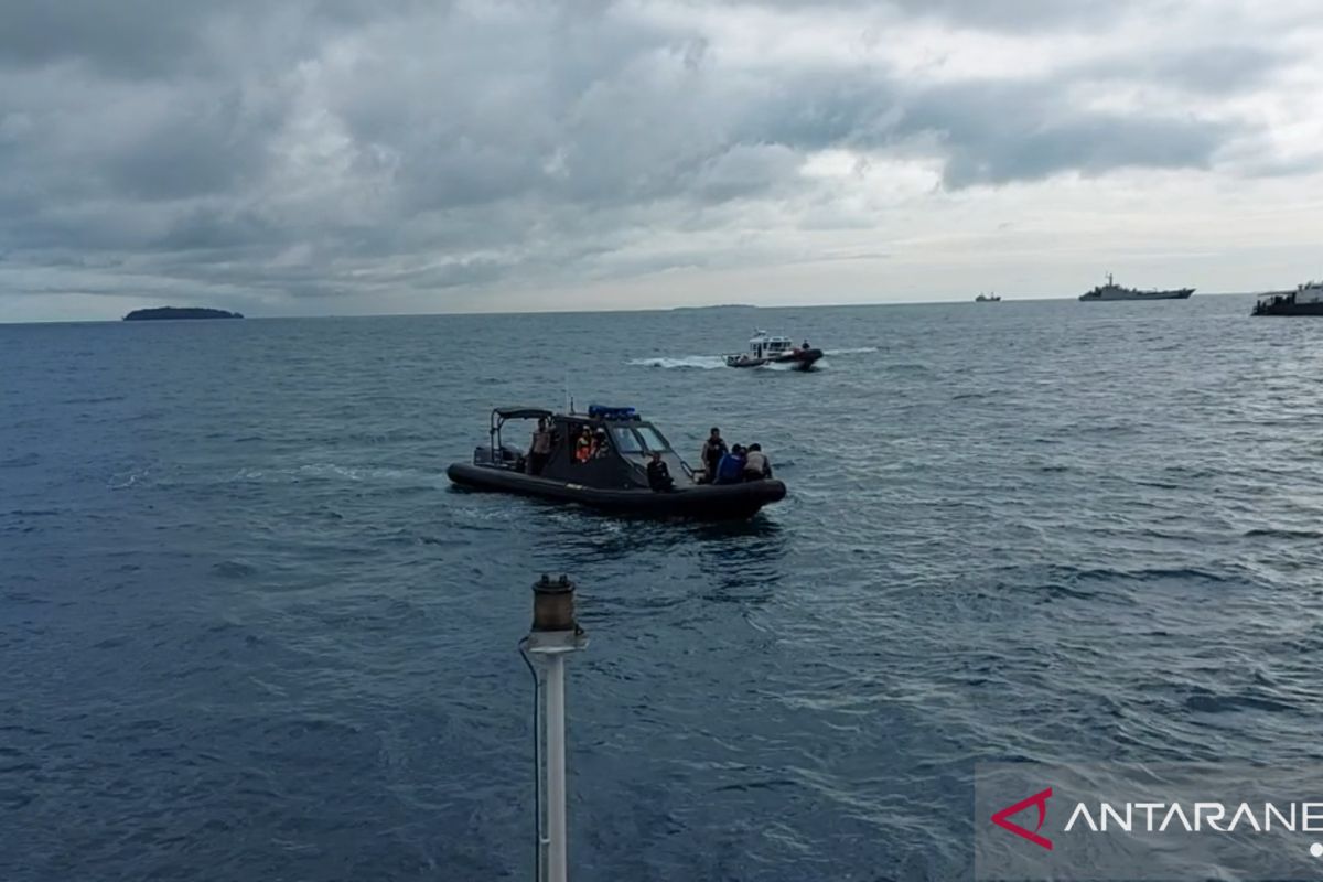 Sriwijaya plane crash: Police divers join search, rescue operation