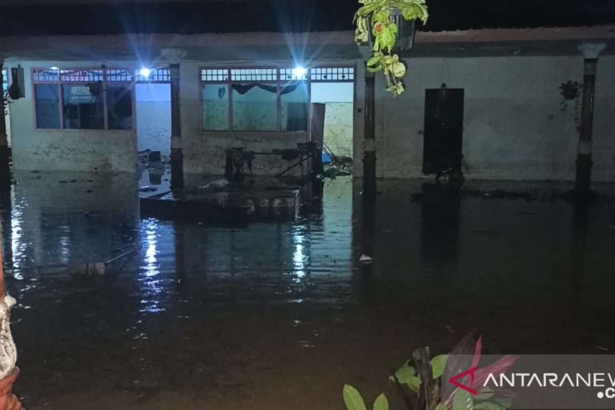 Banjir bandang terjang Desa Bangsalsari Jember