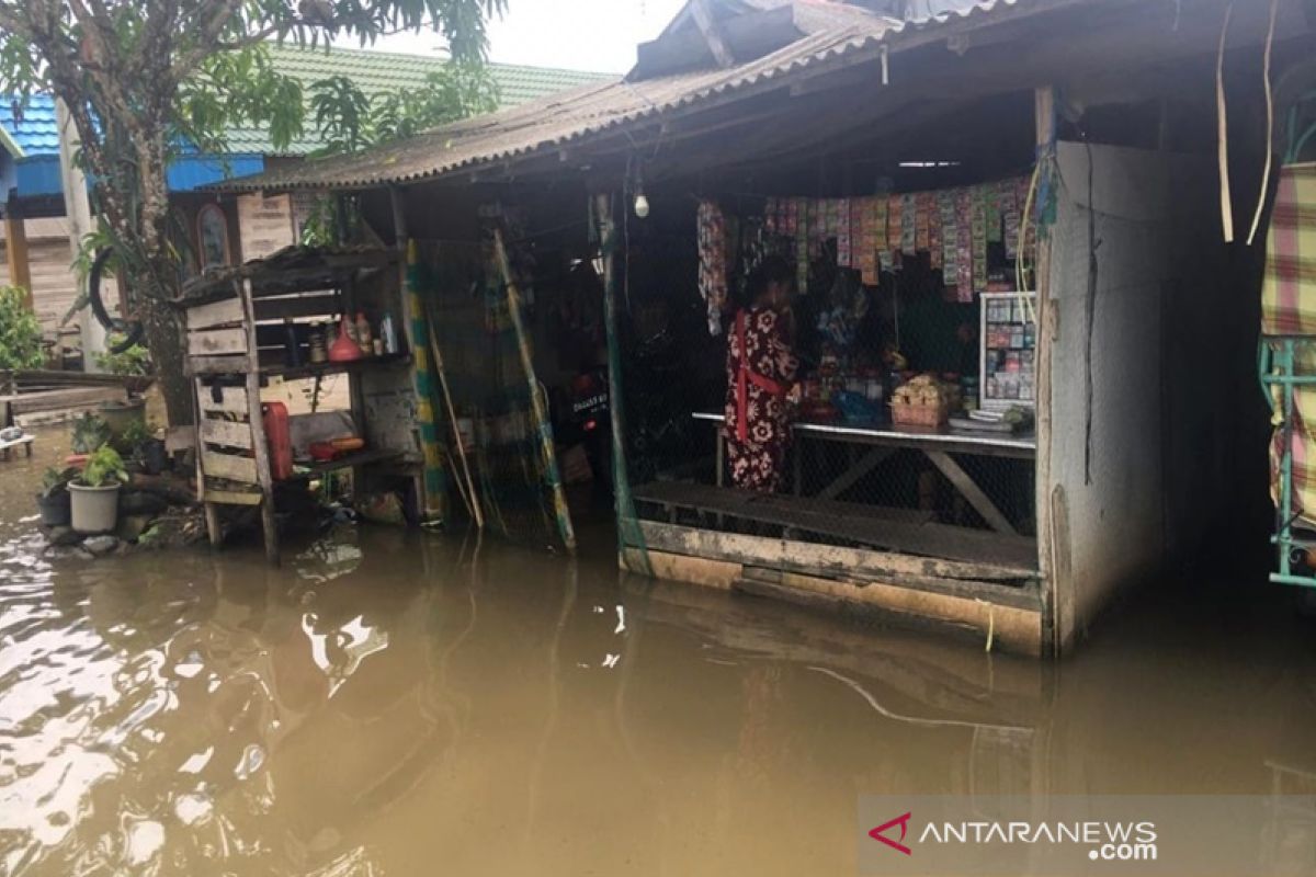 Ratusan rumah warga Binuang terendam banjir