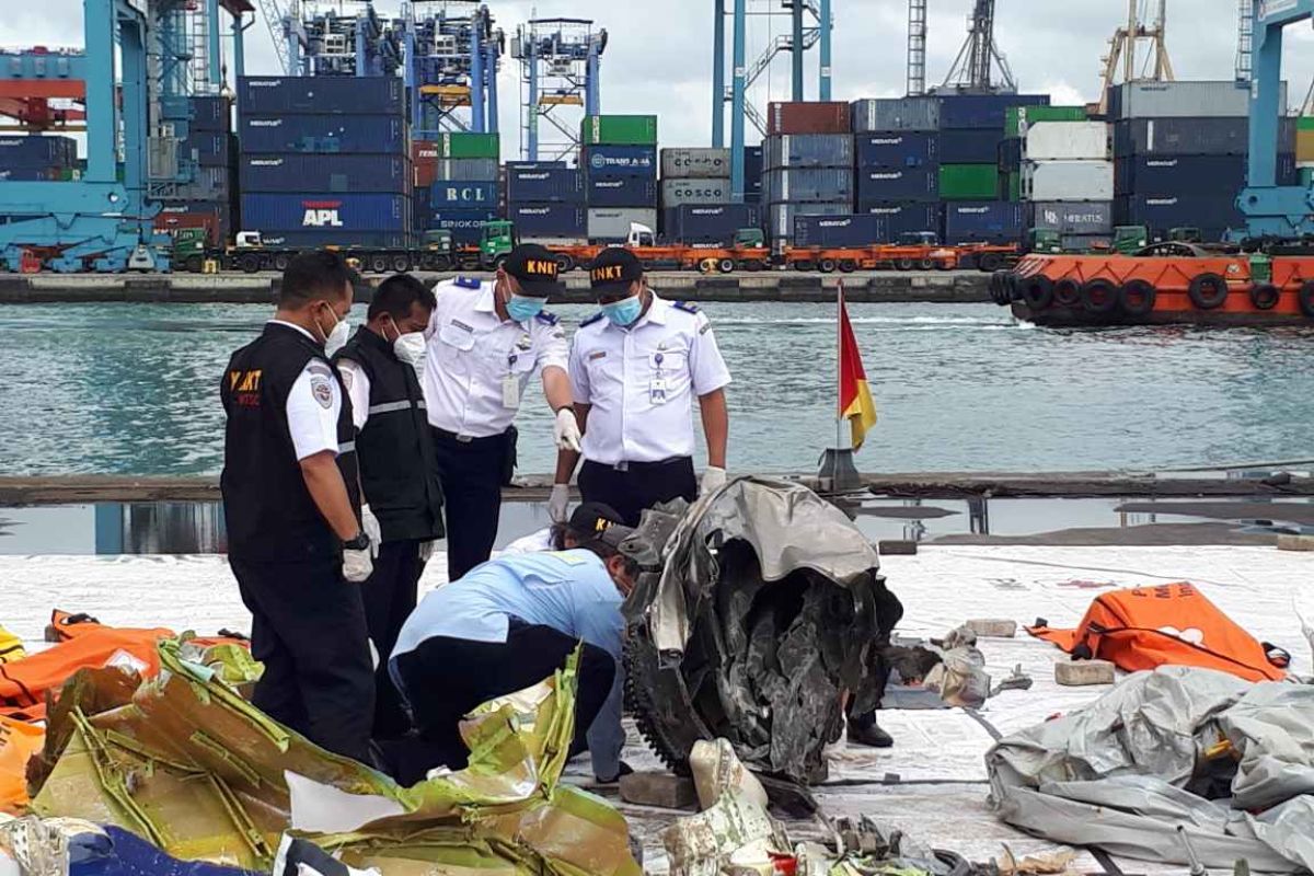 Tim temukan dua kantong Sriwijaya SJ 182