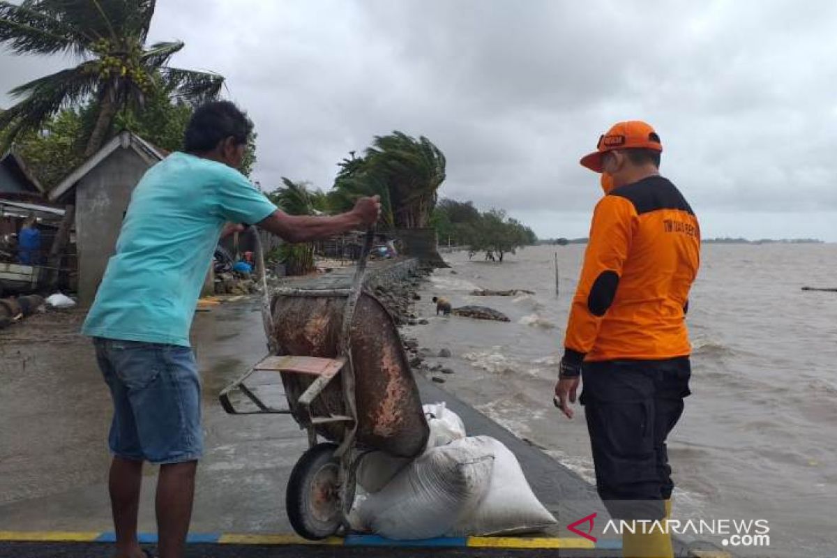 BPBD Belitung bangun talud penahan gelombang antisipasi rob susulan