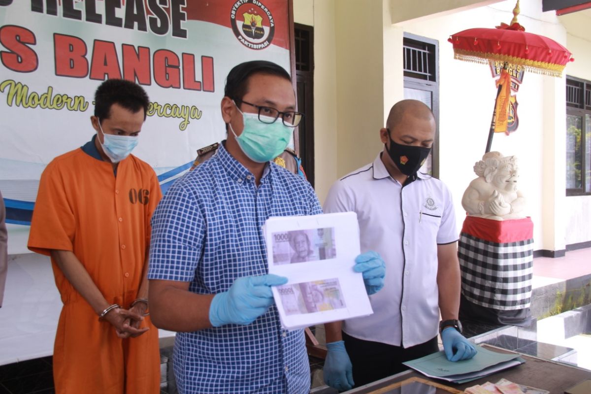 Pengedar uang palsu di Bali diancam 15 tahun penjara