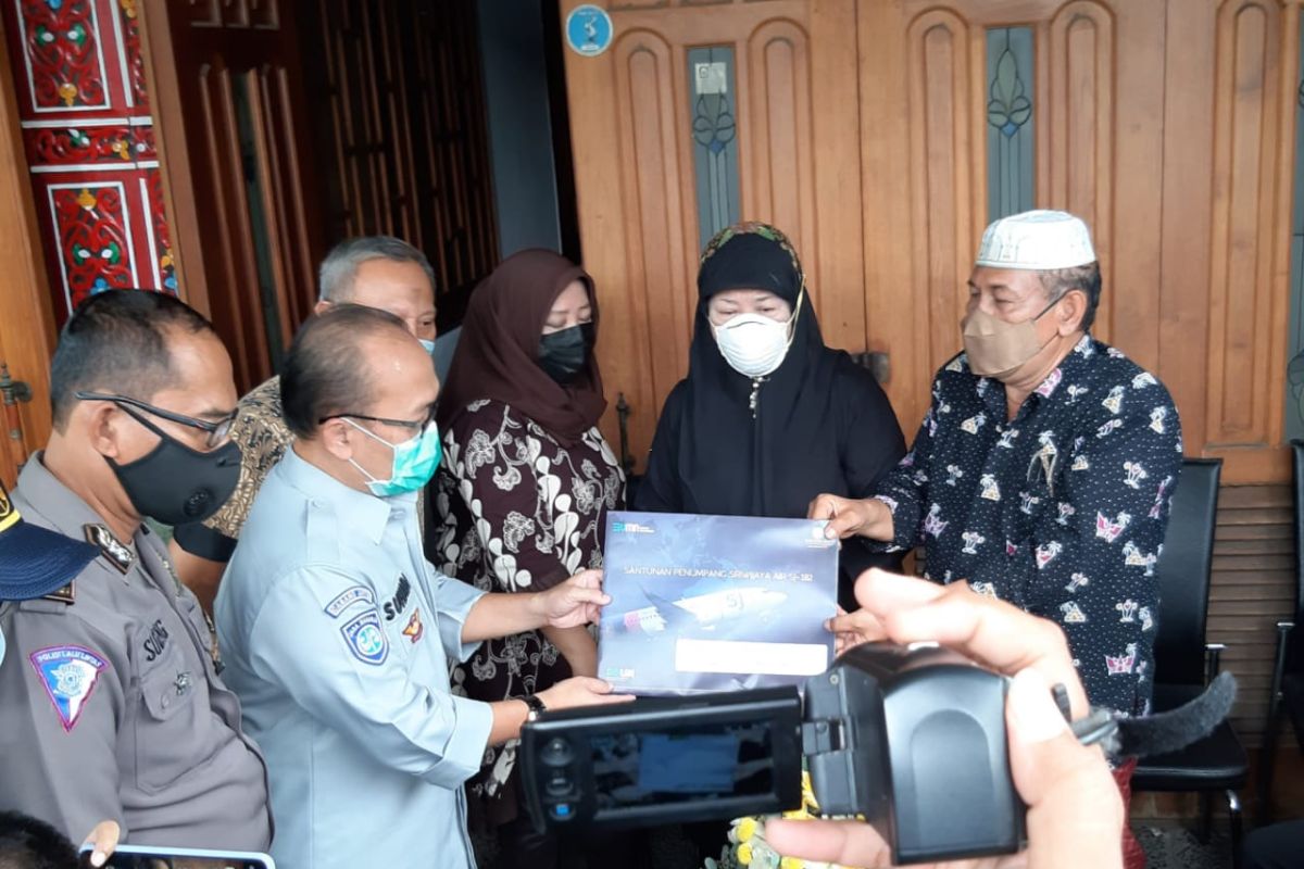 Co-Pilot Fadly Satrianto terima santunan Jasa Raharja