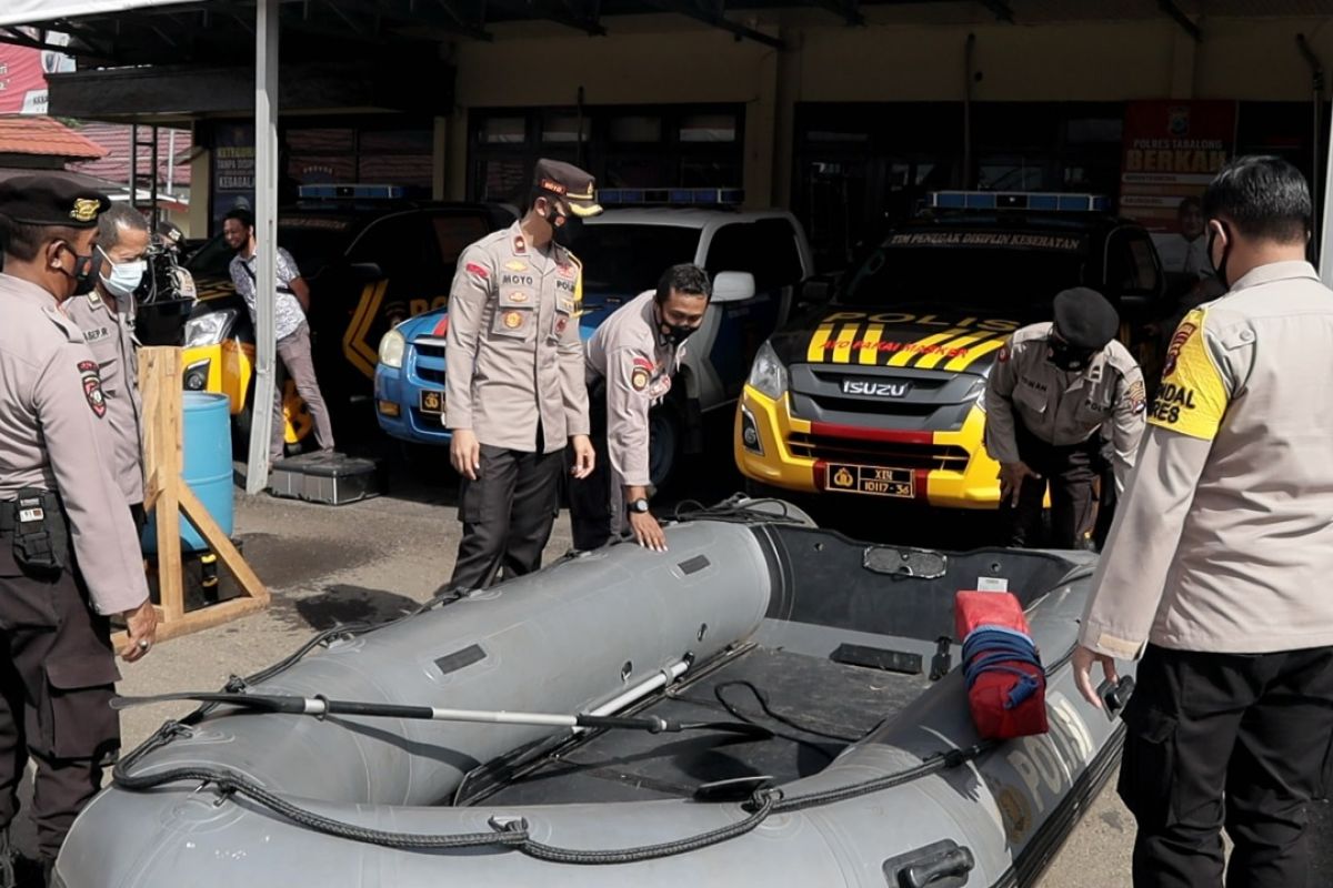 Polres Tabalong cek kesiapan sapras siaga banjir