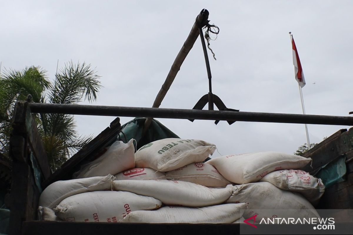 BC Kalbagbar hibahkan 160 karung gula pasir ke Pemkab Sambas