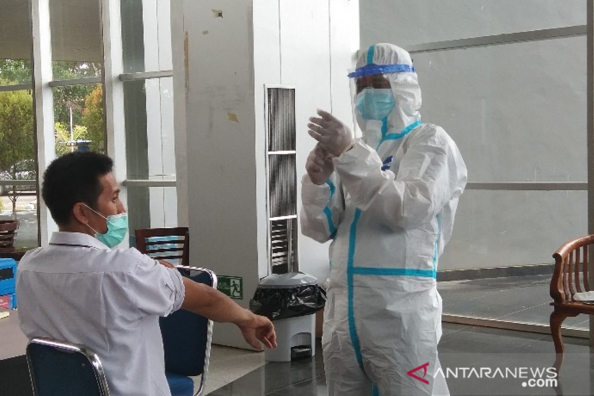 Pelaksanaan vaksinasi COVID-19 di Banten dimulai besok