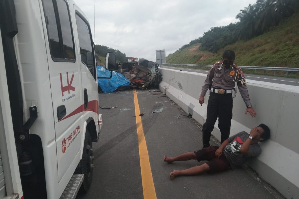 Lima orang meninggal akibat kecelakaan di Tol Pekanbaru-Dumai, berikut ini identitas korban