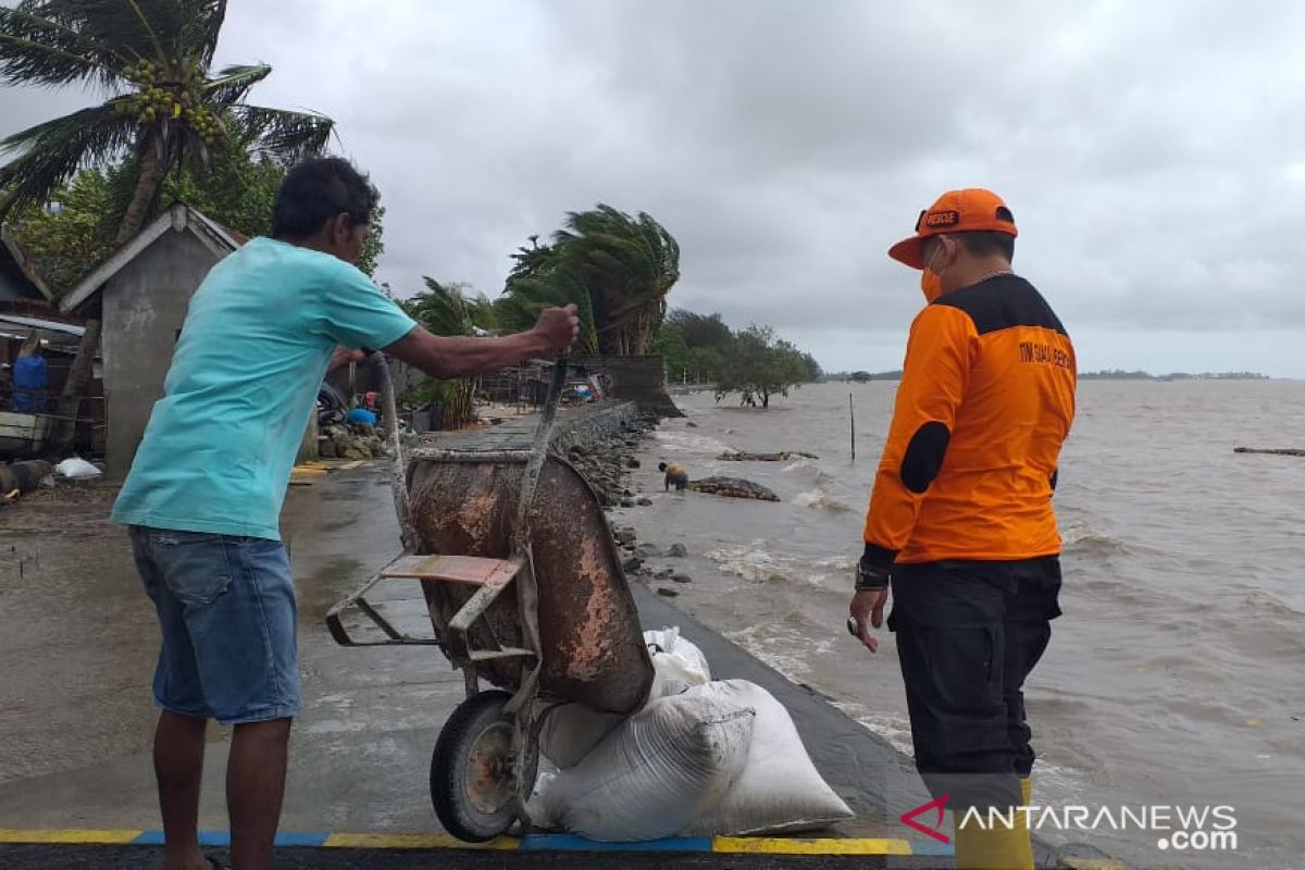 BPBD Belitung bangun talud penahanan gelombang antisipasi rob susulan