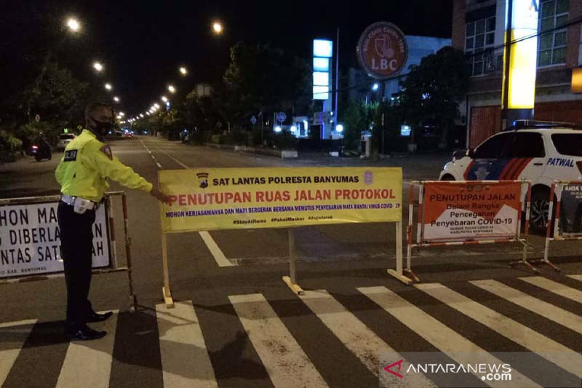 Polresta Banyumas tutup sejumlah jalan protokol Purwokerto selama PPKM