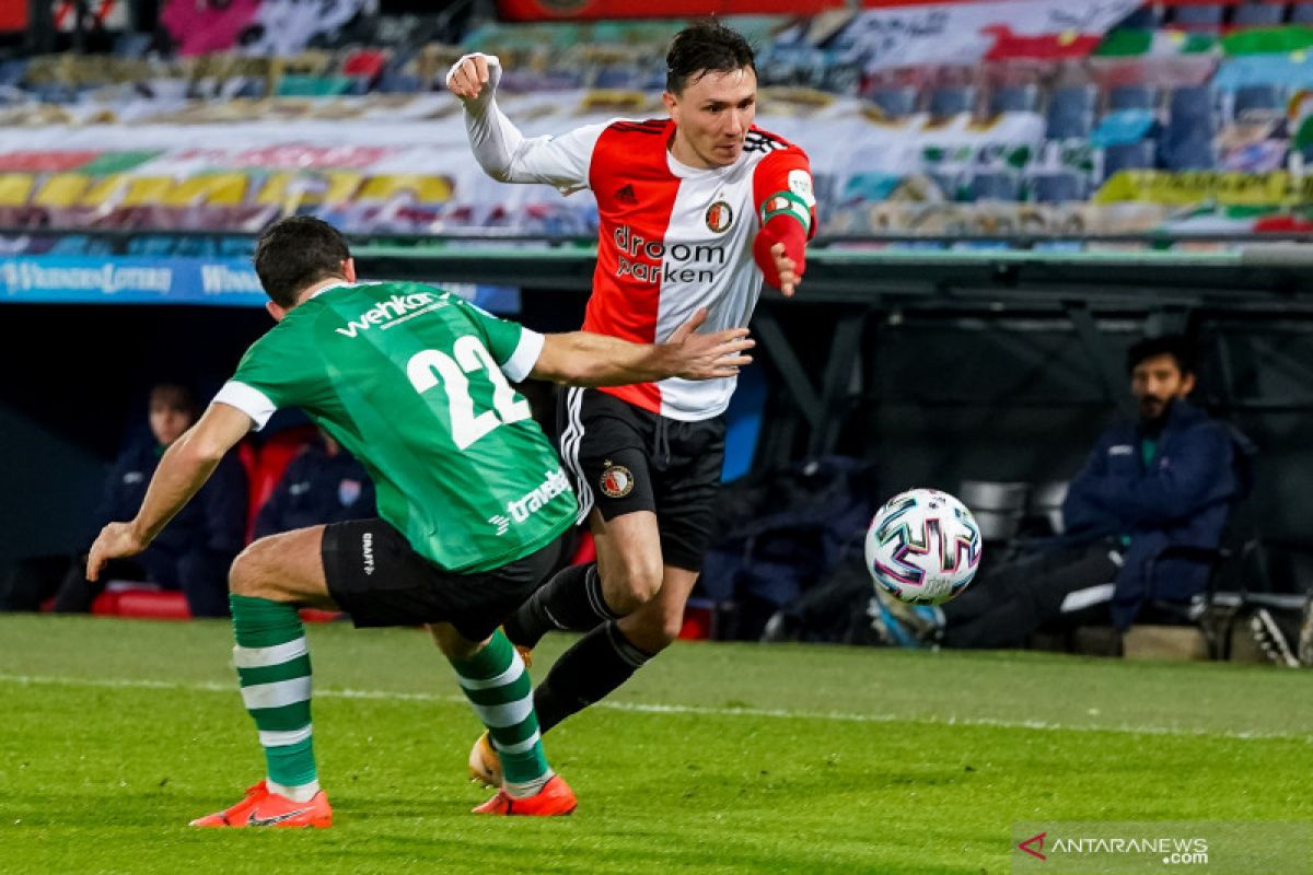 Feyenoord merangsek ke posisi dua setelah menang 1-0 atas Zwolle